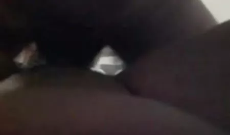 टैटू में श्यामला बाथरूम में बिल्ली रगड़ती है सेक्सी हिन्दी मूवी