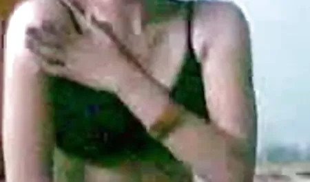 उसके गुदा को सबसे अच्छा के रूप में कुचल हिंदी मूवी का सेक्सी वीडियो दिया