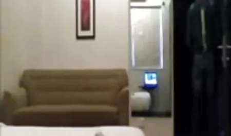 लैटिना एक सेक्सी वीडियो हिंदी मूवी कुर्सी पर गड़बड़