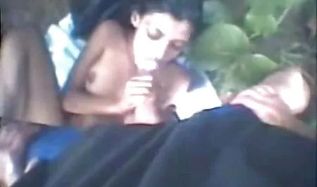 Kassondra Raine दर्पण के सेक्सी हिंदी मूवी में सामने लाड़-दुलार के प्रति उदासीन नहीं है