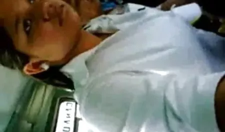 साकी और सेक्सी वीडियो हिंदी एचडी मूवी अन्य नर्सें एक मरीज को लिंग चूसती हैं