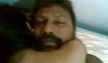 समुद्र तट हिंदी सेक्सी एचडी मूवी वीडियो पर प्यारा गर्लफ्रेंड।