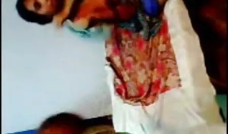 कुतिया ने अपने कर्मचारी को वीडियो हिंदी मूवी सेक्सी खतरनाक पैरों से बहकाया