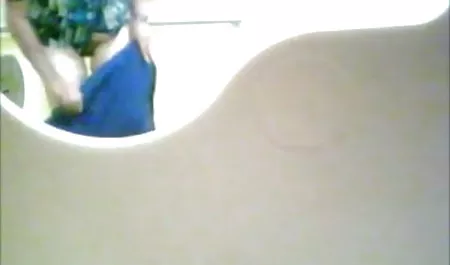 एक एचडी सेक्सी हिंदी मूवी बॉक्स में पोर्न