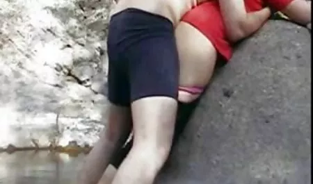 लड़की के साथ लड़का एक वाइब्रेटर में सेक्स करते हुए हिंदी मूवी लिप्त है