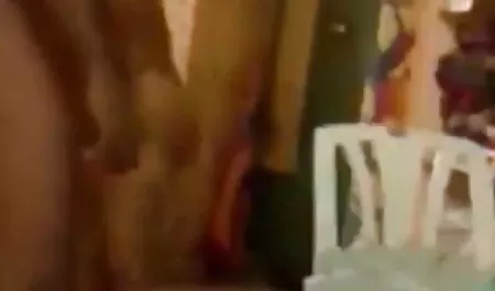 उसकी चूत सेक्सी फिल्म हिंदी फुल एचडी बिल्कुल नहीं - एक आदमी को चालू करता है