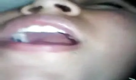 एक विस्तृत बिस्तर पर मस्ती कर रहे झूले सेक्सी फिल्म फुल सेक्सी