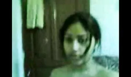 सड़क हिंदी मूवी का सेक्सी वीडियो पर उठा लिया