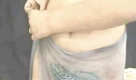 मोटी न्यू सेक्सी हिंदी मूवी चाची के साथ चाची गुदा पीटने