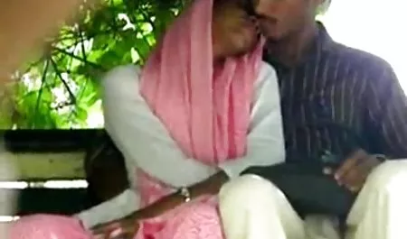 मालकिन द्वारा एक खिड़की के सेक्सी मूवी हिंदी में सेक्सी मूवी वॉशर का प्रलोभन