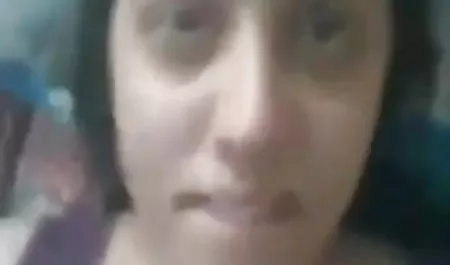 जापानी लड़की गाल से लेती हिंदी की सेक्सी मूवी है