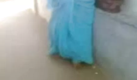 इरीना बेलोवा के ब्लू मूवी सेक्सी इंडियन साथ एक त्रिगुट के शौकिया शॉट्स