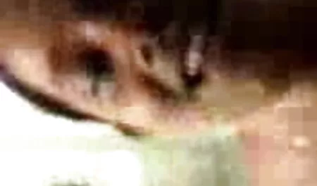 जब एक महिला व्यावहारिक रूप से कपड़े पहने ... हिंदी मूवी सेक्सी हिंदी मूवी सेक्सी