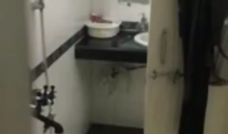 गोरा मुंह में एक आदमी हिंदी सेक्सी फुल मूवी एचडी डालता है