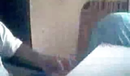 बड़ा काला सेक्सी हिंदी फिल्म मूवी वीडियो आदमी फर्श पर एक गोरा के साथ tumbles