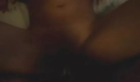 भूरे बालों वाली महिला उसकी क्लिट सेक्सी फुल मूवी वीडियो की मालिश करती है