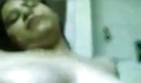 वह अपने गले में एक डिक महसूस सेक्सी एचडी मूवी हिंदी में करना पसंद करती है