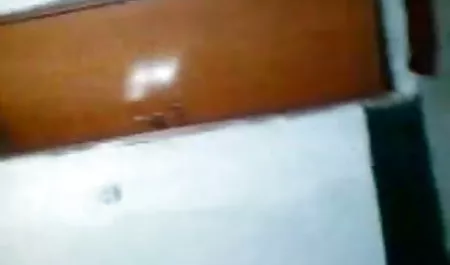 दो लड़कियां और एक उत्तेजित हिंदी मूवी वीडियो सेक्सी अश्वेत व्यक्ति