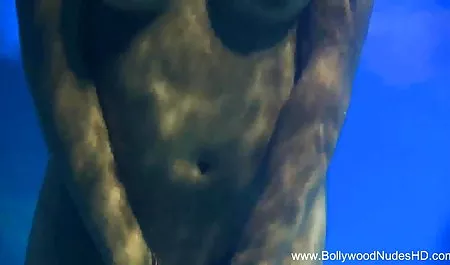 एक प्रेमिका के साथ एक जोड़े ने एक लड़के की एचडी मूवी सेक्सी सेवा की