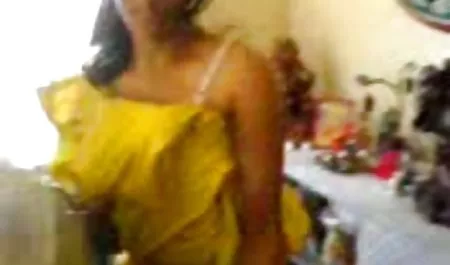 वह हिंदी सेक्सी मूवी हिंदी सेक्सी मूवी लड़की को उठाकर घर ले गया