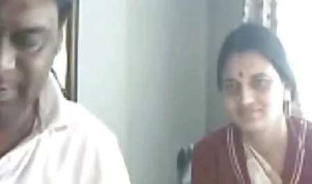 चेक युवाओं ने बेडरूम में सेक्सी हिंदी एचडी फुल मूवी एक नंगा नाच किया