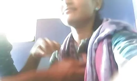 एक डिल्डो के साथ बात कर रहे हैं और इसे अंदर सेक्सी फुल फिल्म सेक्सी भर रहे हैं