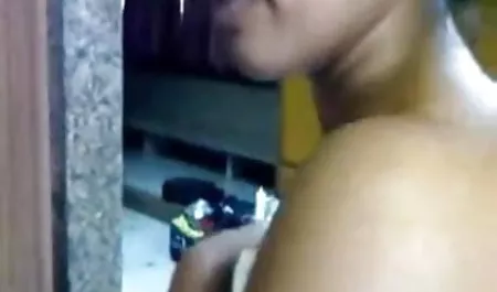 बहुत बड़े स्तन के साथ हिंदी सेक्सी मूवी एचडी सेक्सी गोरा