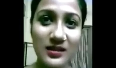 एक बीएफ सेक्सी फिल्में मूवी निरंतर सदस्य की शक्ति के लिए श्यामला आत्मसमर्पण करती है