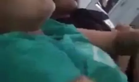 जकूज़ी में बीडीएसएम फुल मूवी वीडियो में सेक्सी