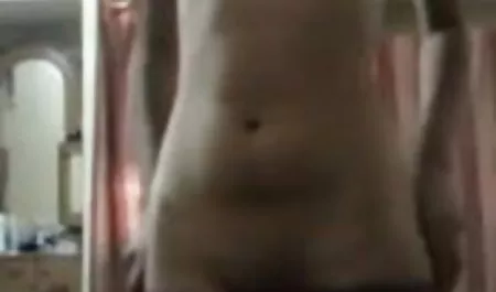 गुस्से में मेजबान एक लापरवाह किरायेदार को चोदता है सेक्सी फिल्म फुल एचडी में