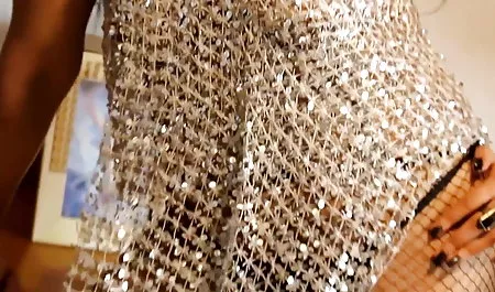 भव्य सेक्सी फिल्म फुल एचडी सेक्सी श्यामला उसकी बिल्ली के साथ खेलता है